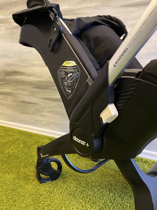 Продам Автокрісло Doona +