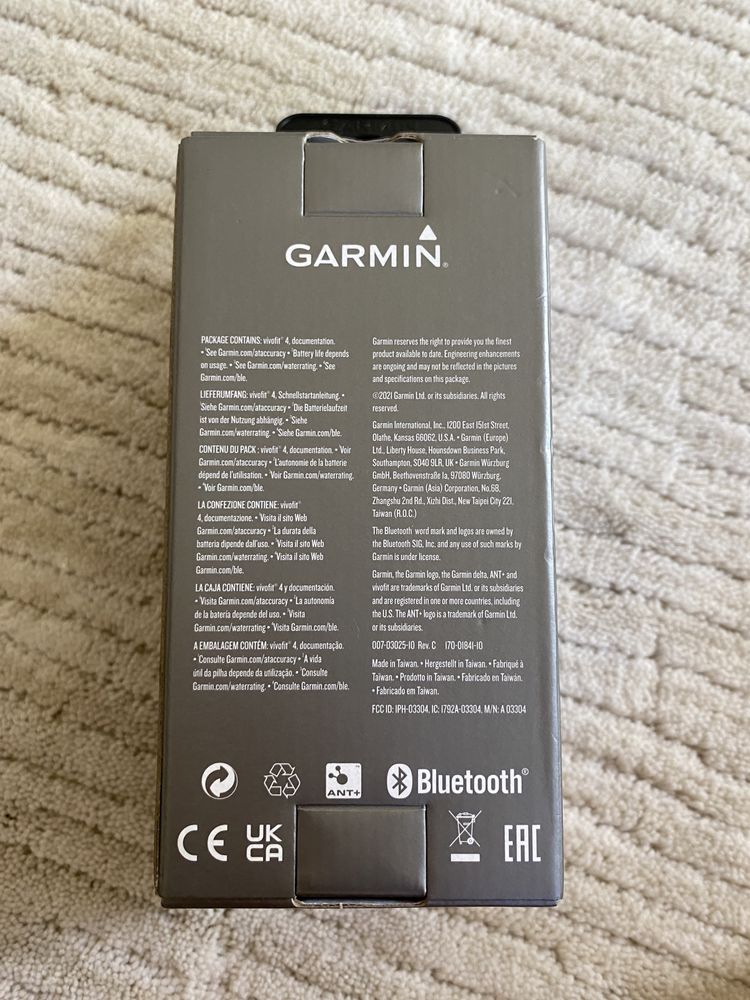 Zegarek GARMIN Vivofit 4 - nowy