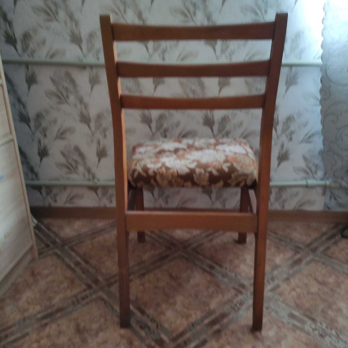 Продам стул деревянный