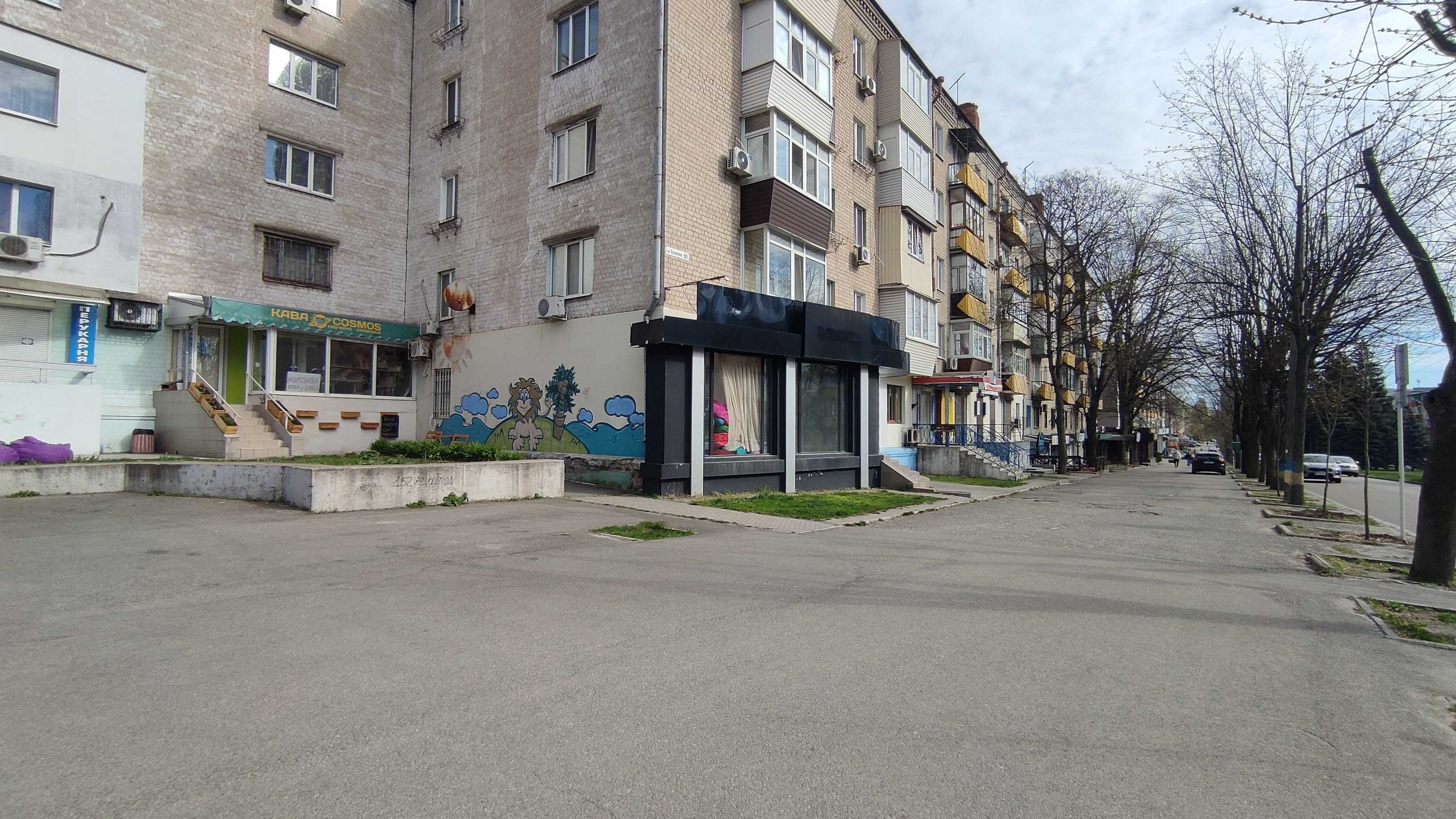 Аренда фасадного помещения 111.2 м2 на красной линии (Гагарина)