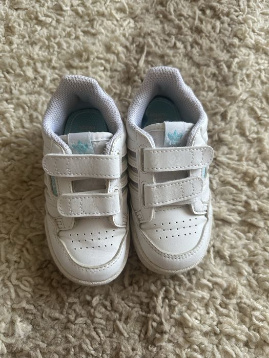 Кросівки для дівчинки Adidas, р.23