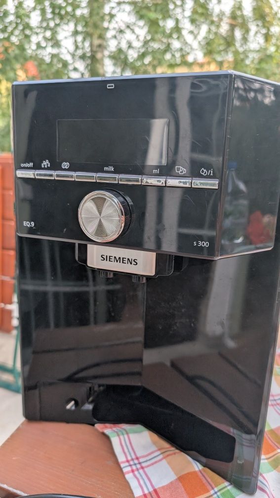 Ekspres do kawy Siemens eq 9 model s300 na części