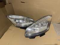 Lampy przòd Citroen C4 Grand Picasso xenon 2007