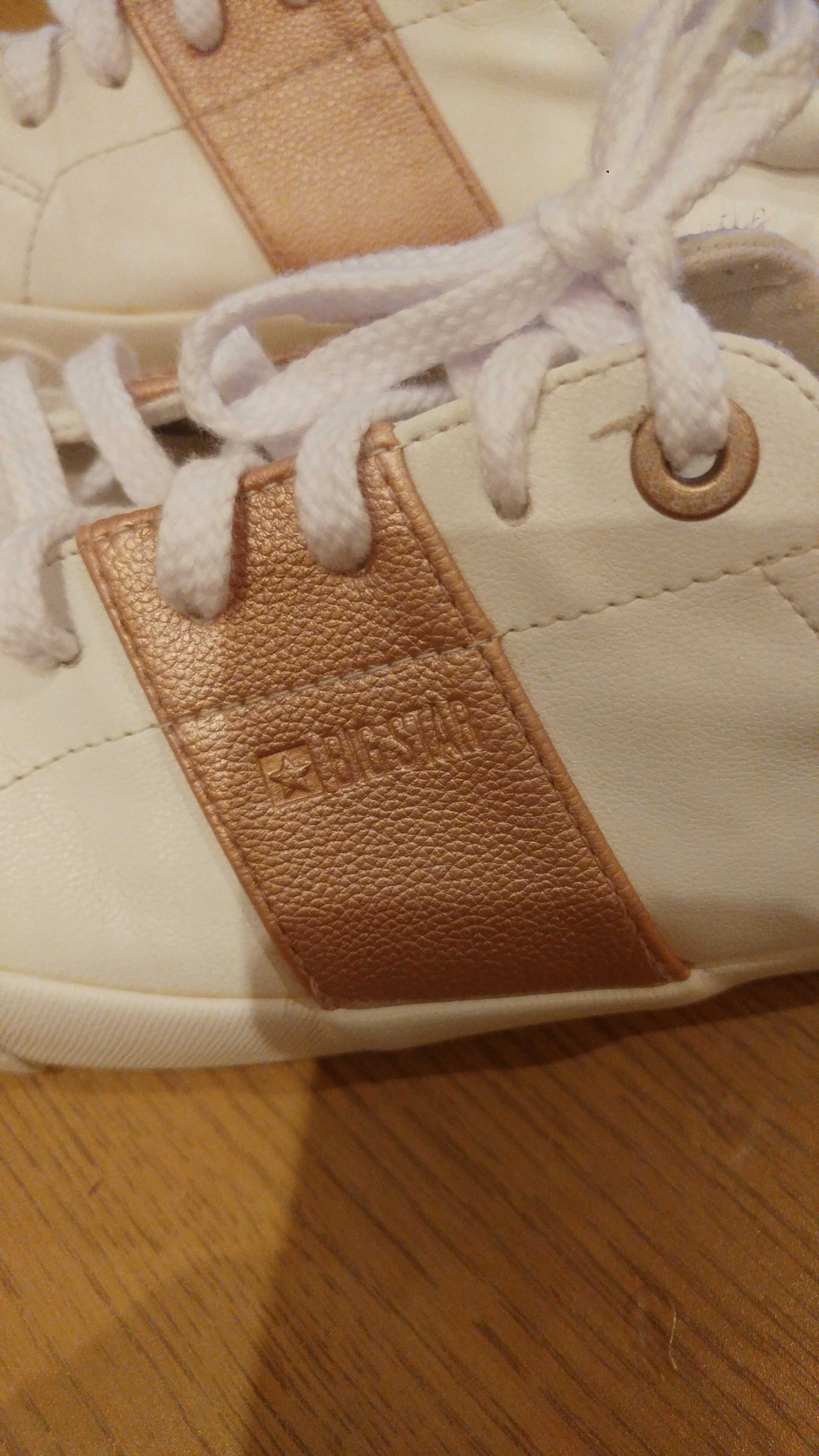 Sneakersy białe Big star