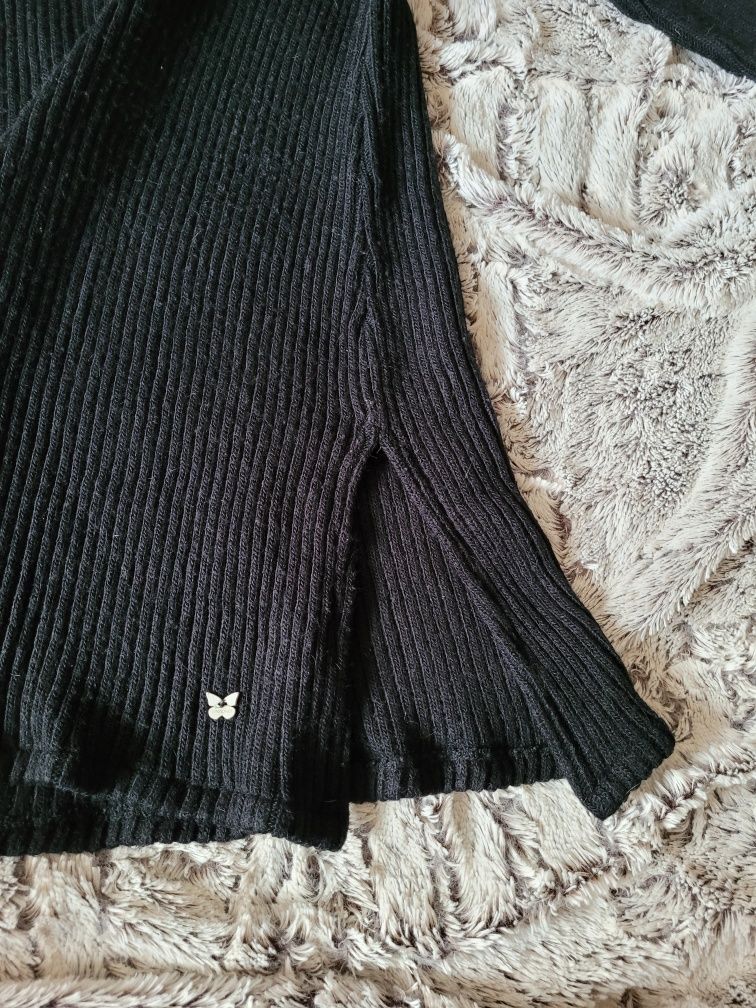 Czarna dzianinowa sukienka Unisono