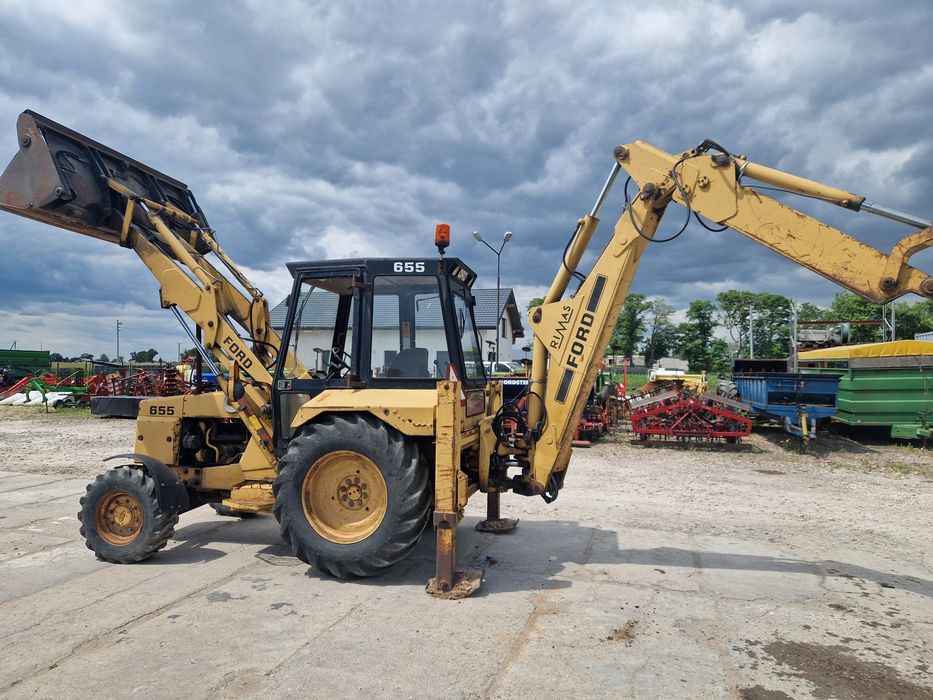 Koparko-ładowarka Ford 655 koparka New Holland NH 95 4x4