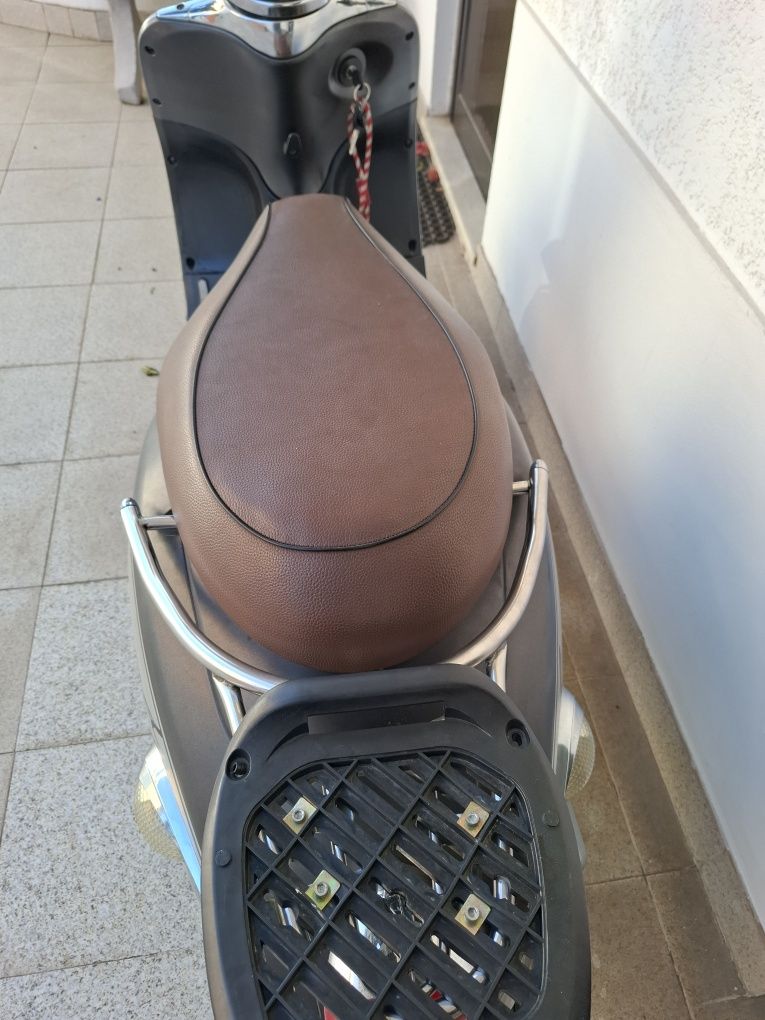 Moto sucter Zenn
