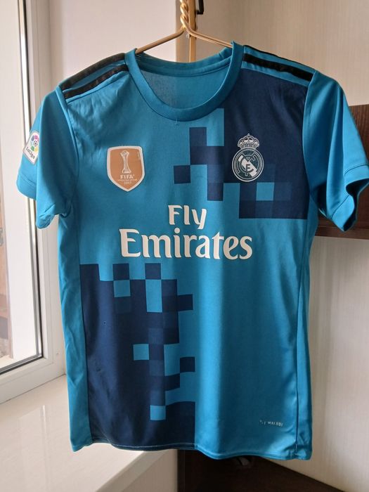 Футбольна форма. Заміри на фото.