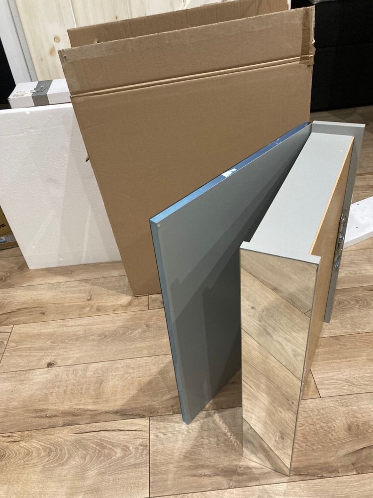 Szafka łazienkowa lustrzana wisząca 50 cm