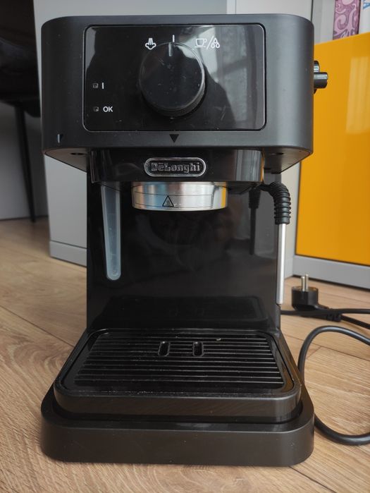 Ekspres ciśnieniowy DeLonghi Stilosa EC230.BK
