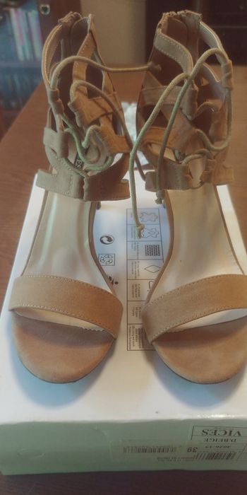 Buty damskie VICES (beżowe, rozmiar 39)