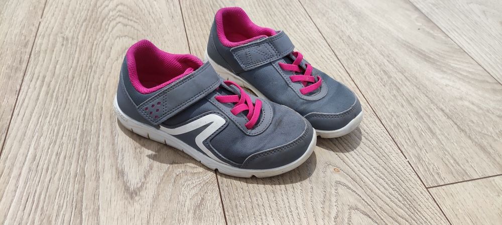 Buty sportowe 31 Decathlon 
Decathlon 
Rzep działa
Wygodba elastyczna