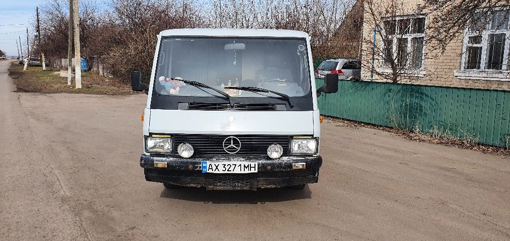 Mersedes mb100 d