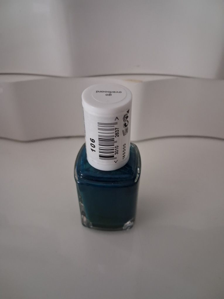 Essie go overboard