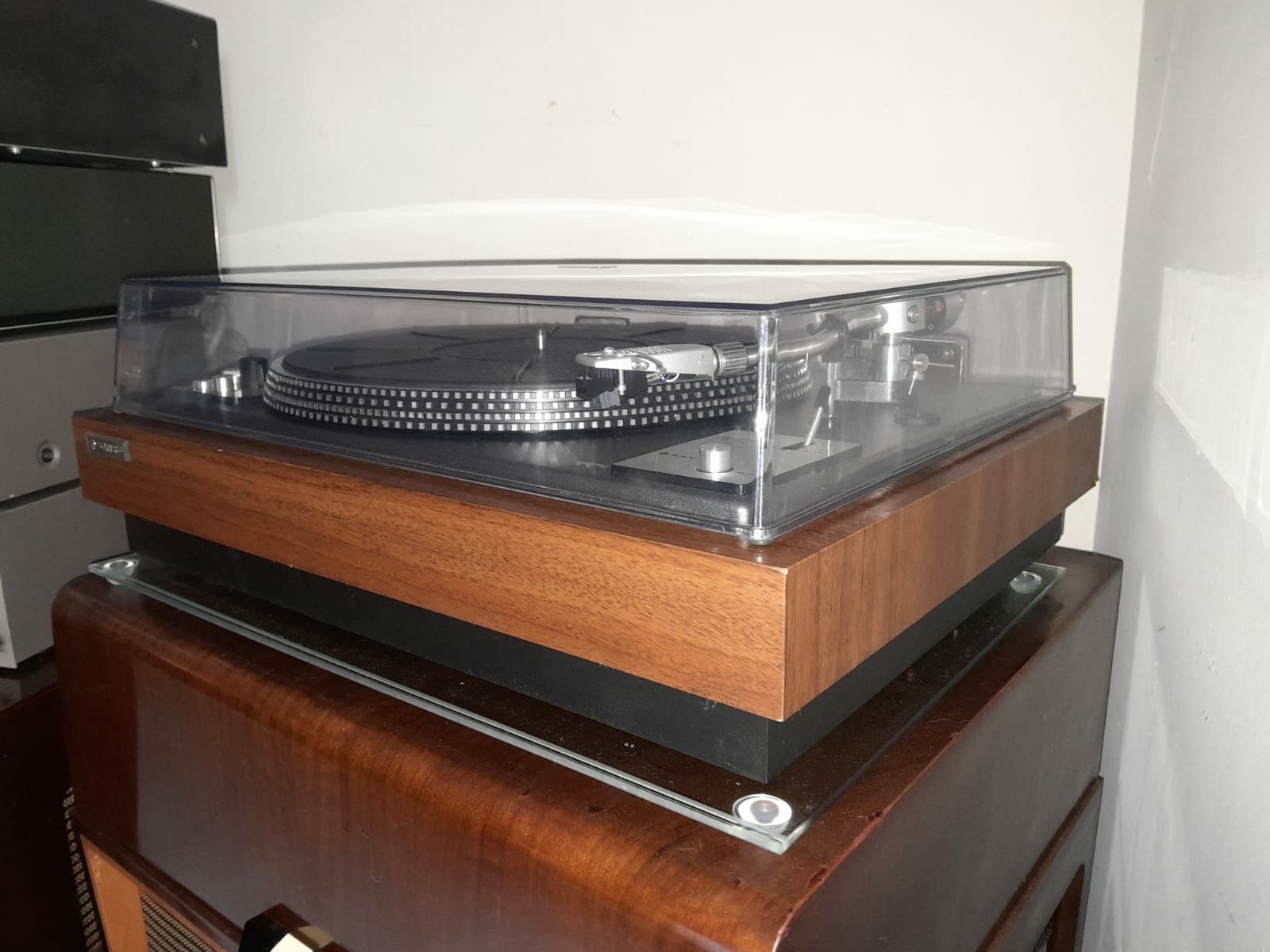 Gira Discos Sanyo TP-725