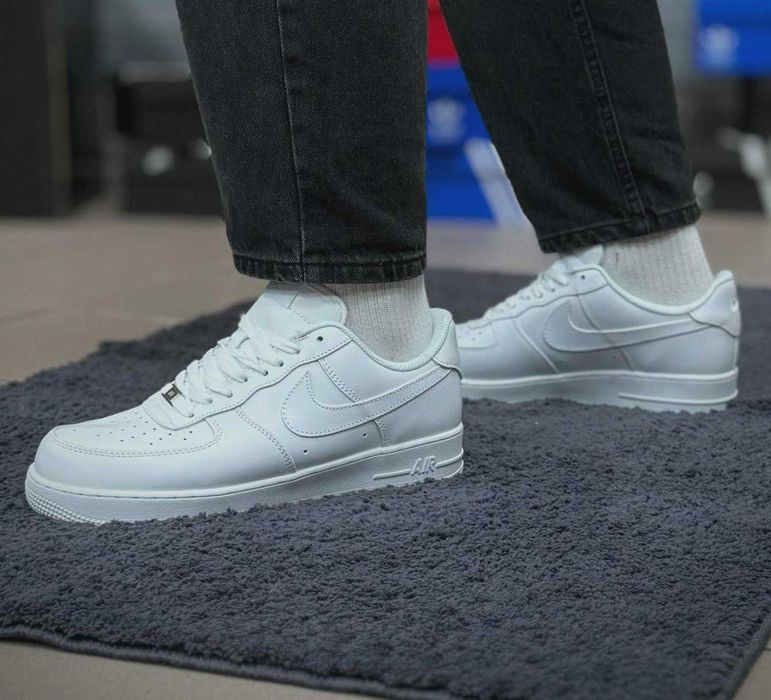 Зимние мужские кроссовки Найк белые кожаные на меху Nike