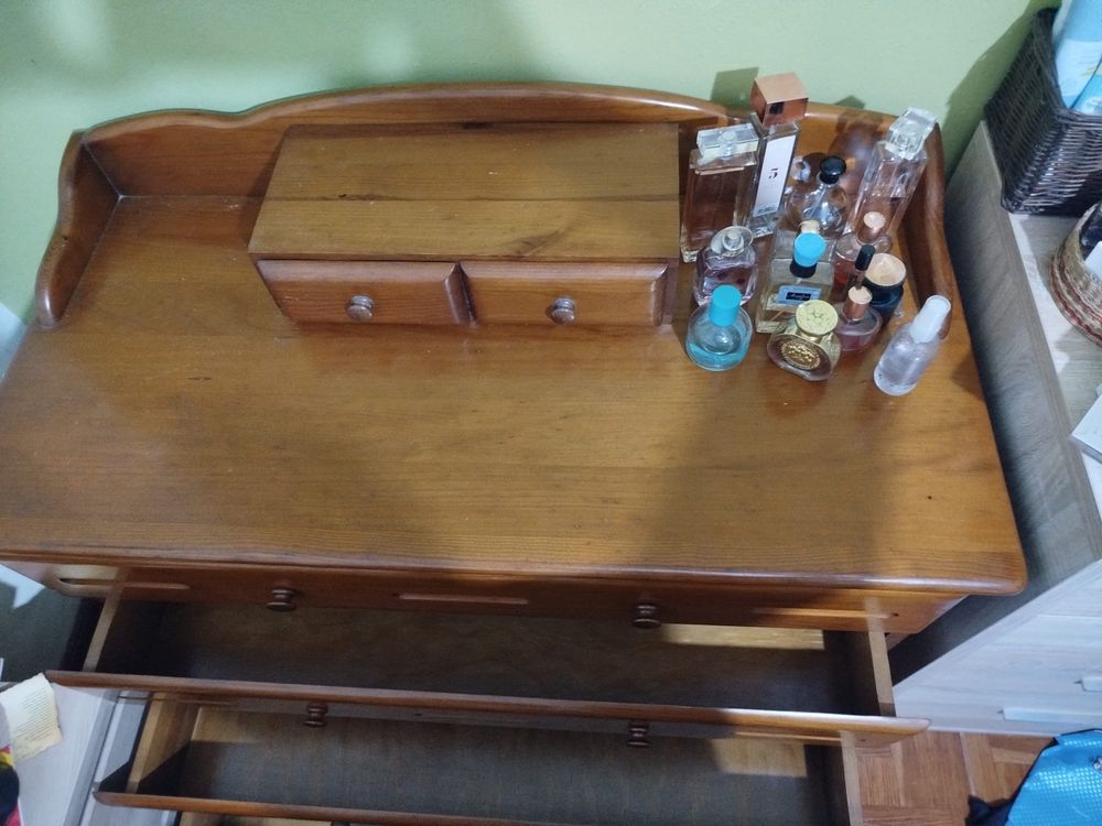 Cómoda  de madeira