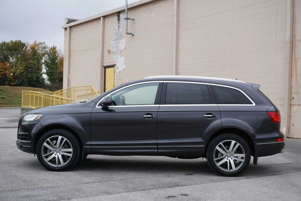 Audi Q7      2015