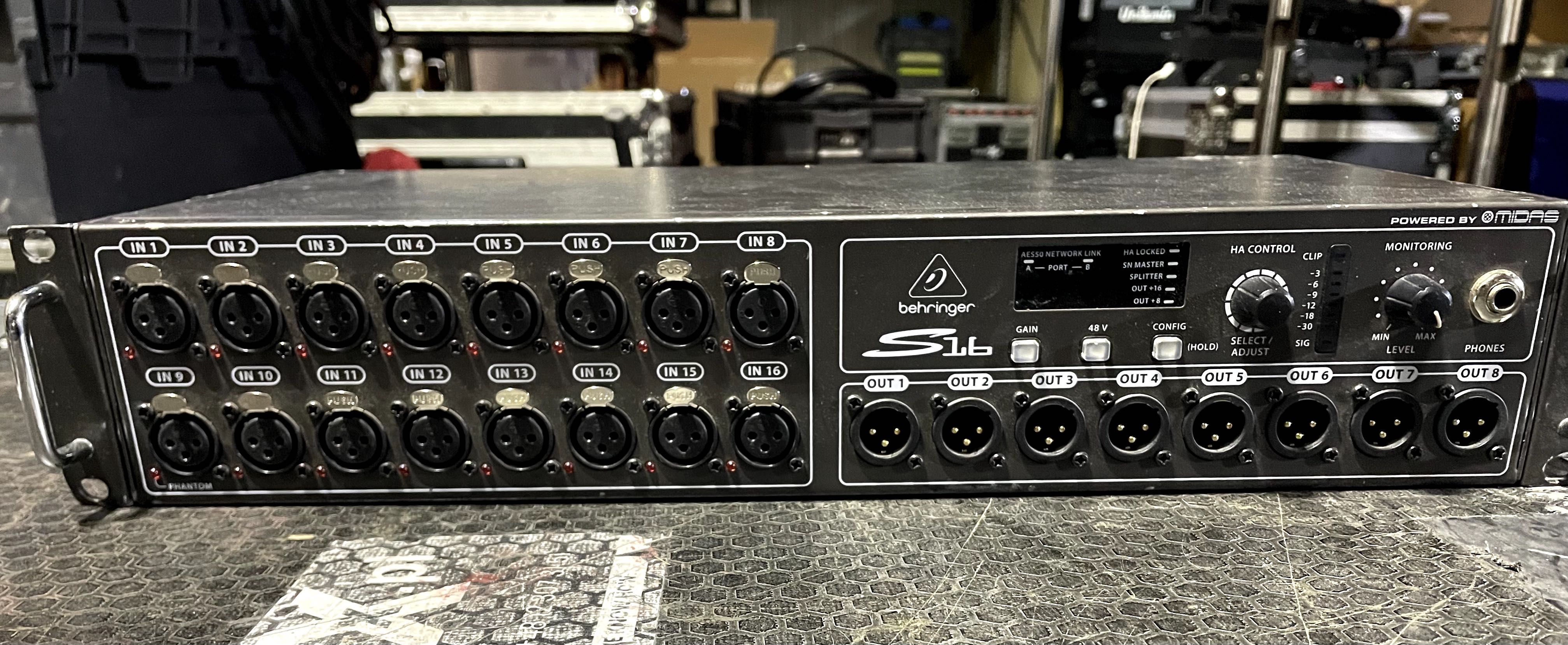 Behringer X32 Compact z kejsem + Stagebox S16