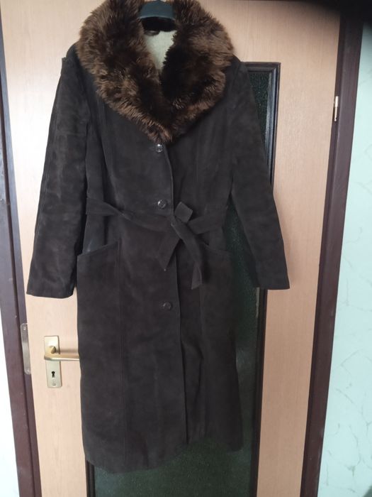 Дублёнка женская меховая,акрил,искусственный замша.Очень тёплая.С пояс