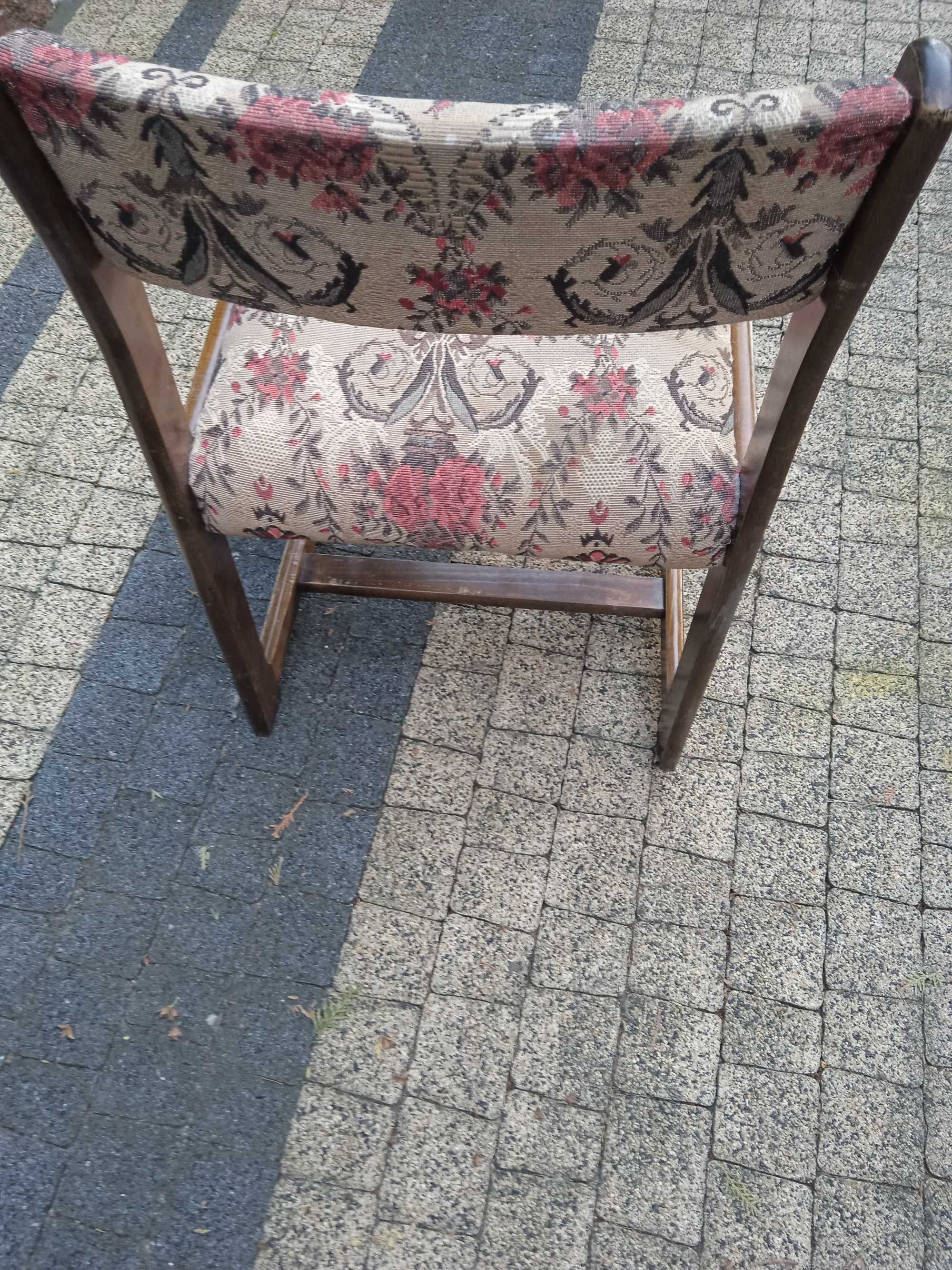Krzesło retro PRL vintage kolory obecne czerwony szary brązowy