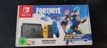 Sprzedam konsolę Nintendo Switch w ekskluzywnym wydaniu Fortnite.