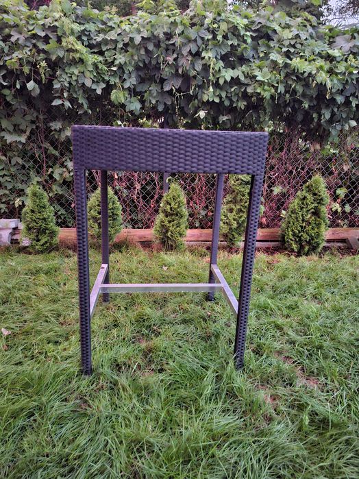 Stół ogrodowy z technorattanu