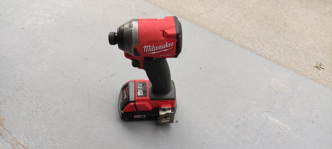 Milwaukee M18 FID2. Zestaw