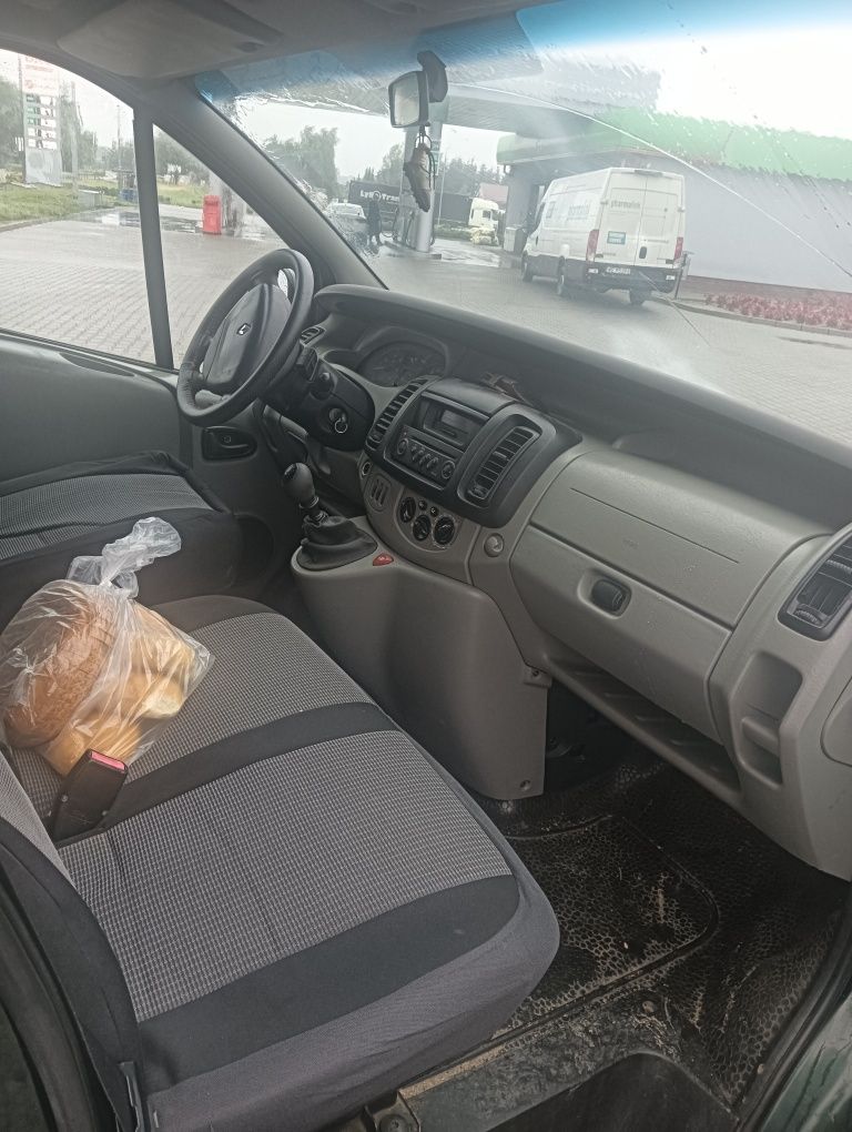 Renault Trafic 1.9 2002r klima 9-os zielony met
