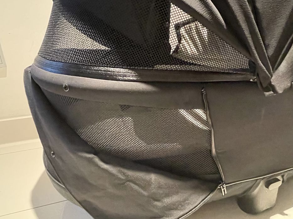 Gondola Cybex Priam- zdjecie przekłamuje kolor