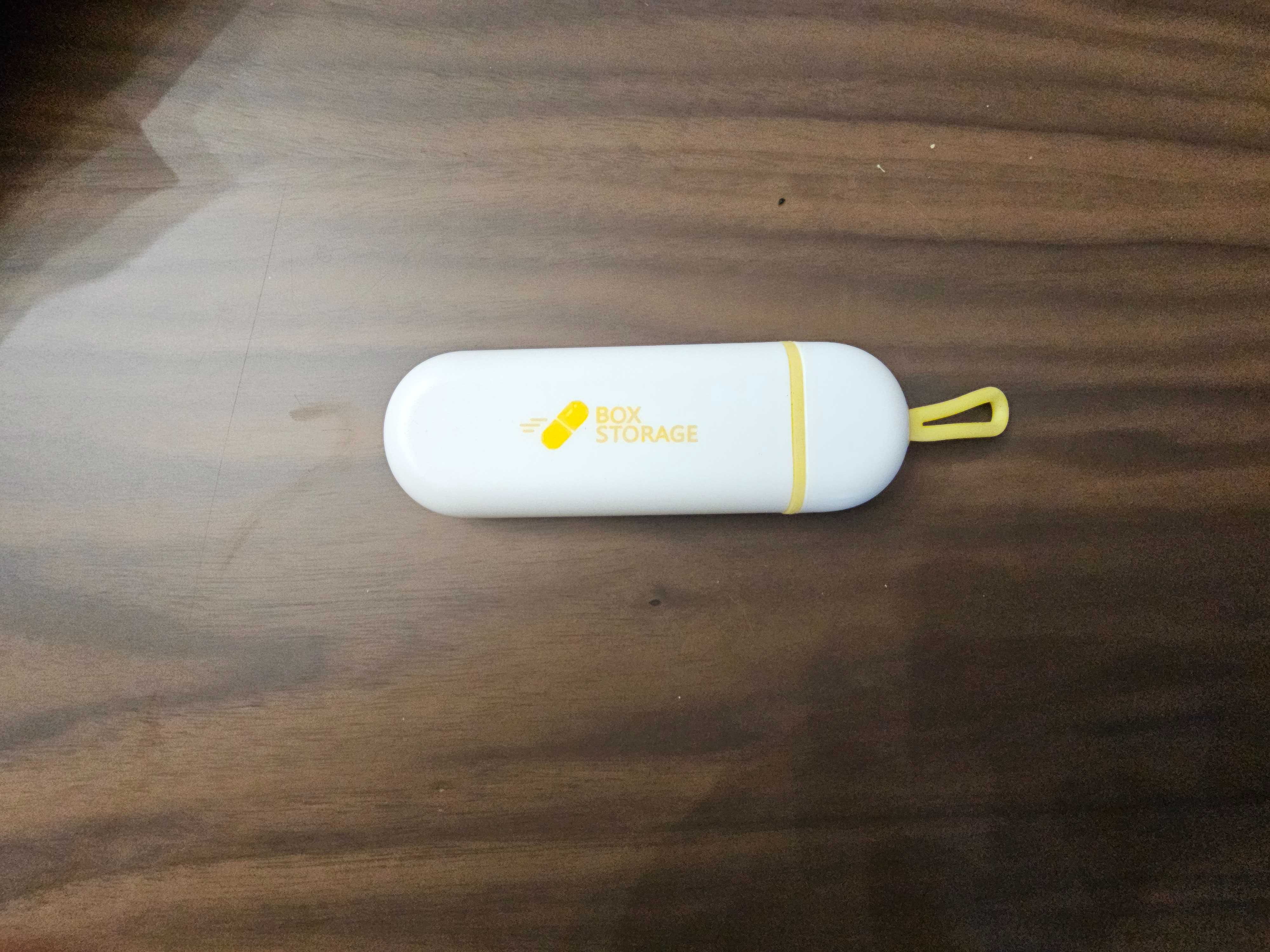 Caixa porta medicamentos viagem