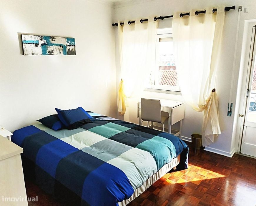 274455 - Quarto com cama de casal em casa com 5...