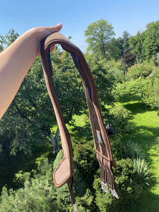 Popręg brązowy anatomiczny Brytyjskiej marki Arma Anatomic 120 cm