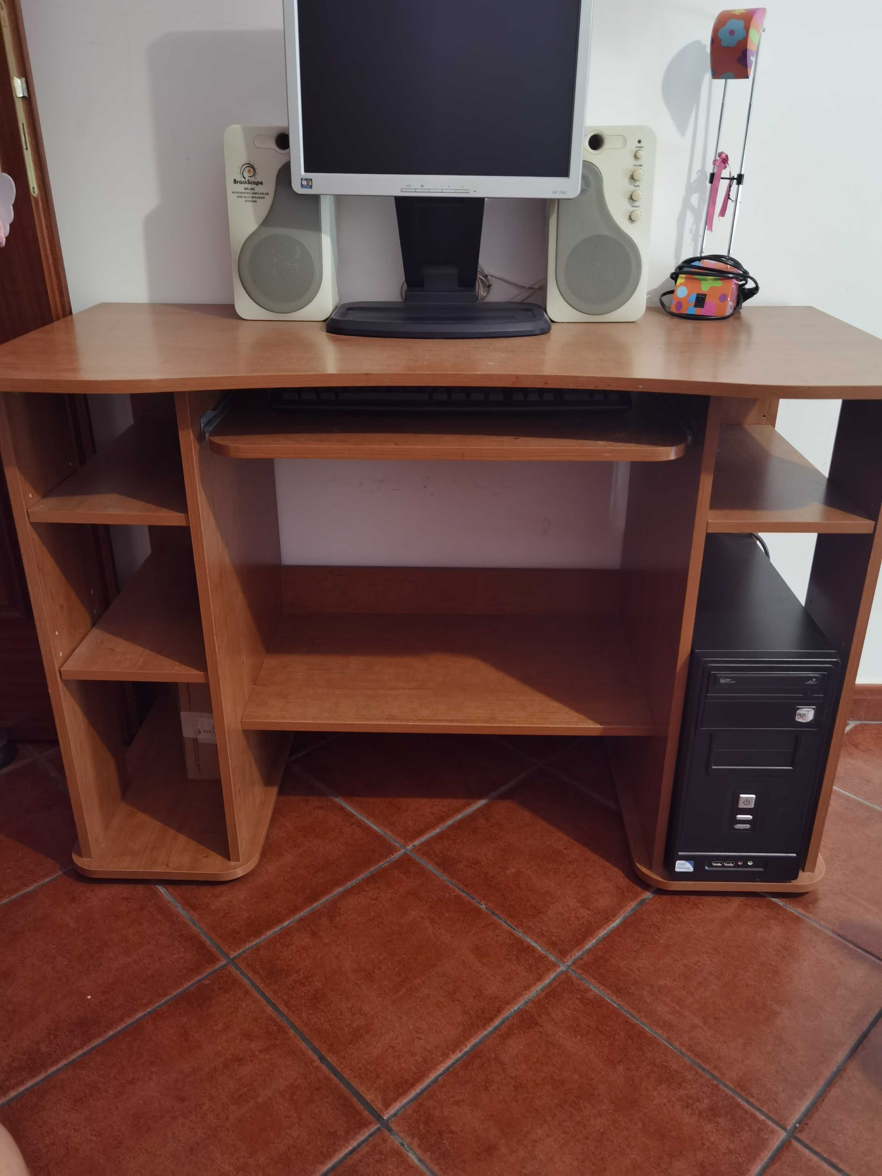 Secretária / mesa para computador ou com computador