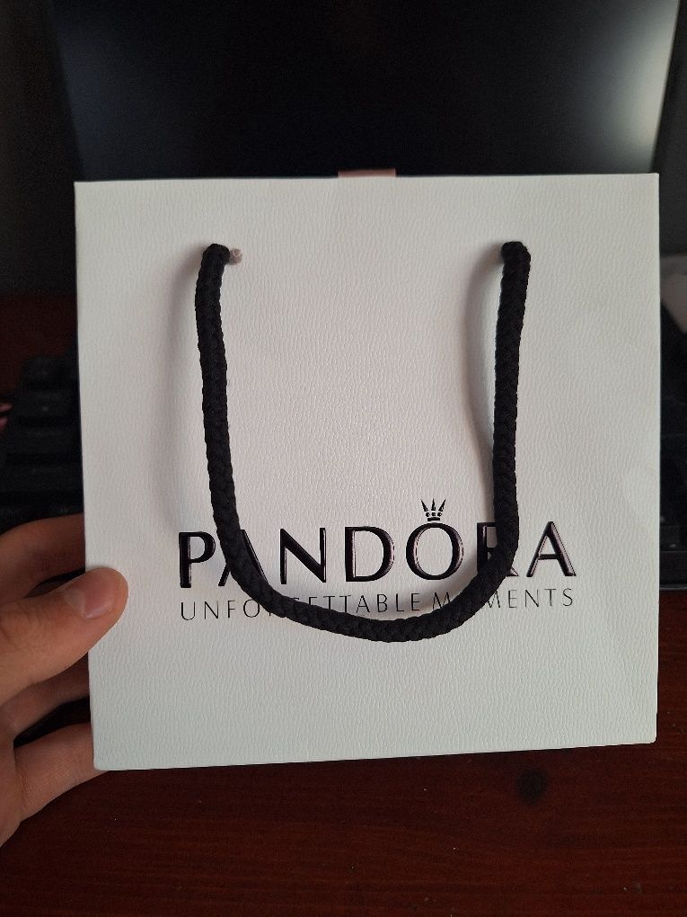 Pierścionek "Lśniące wypukłe serce" Pandora