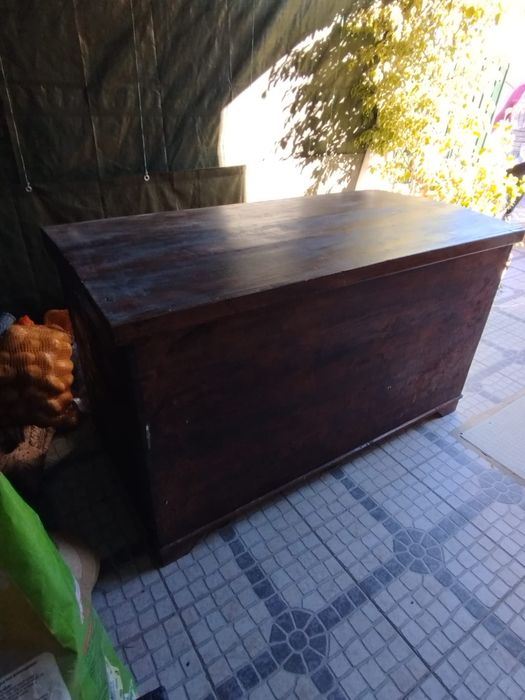 Arca antiga em choupo