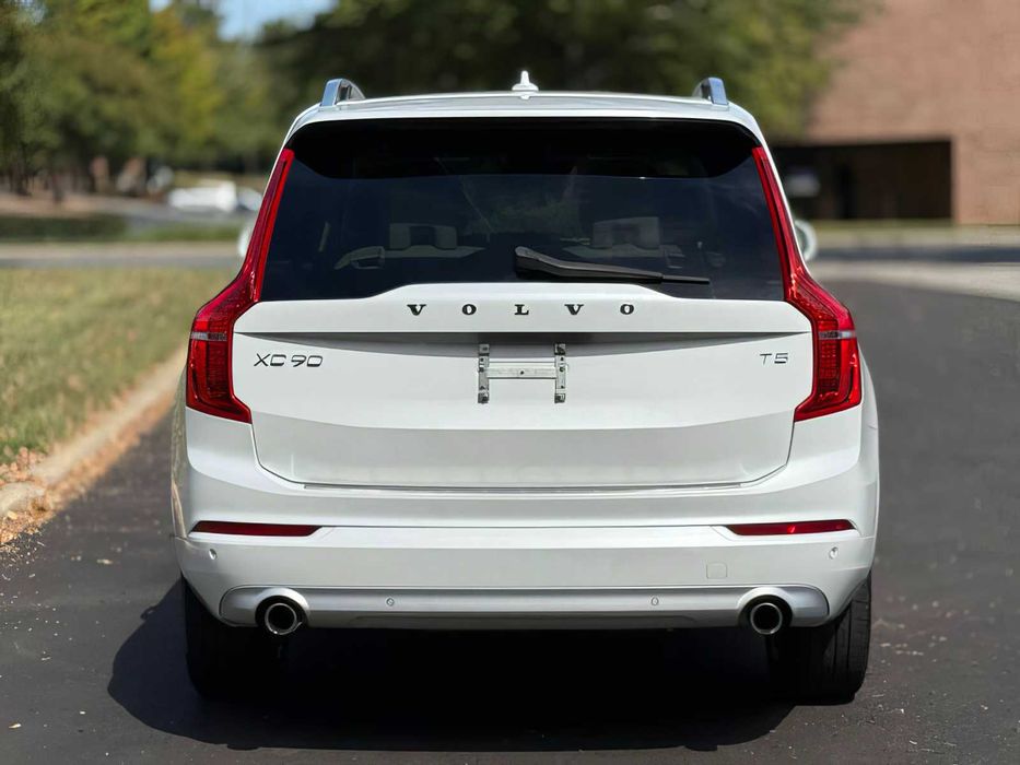 Volvo XC90      2018