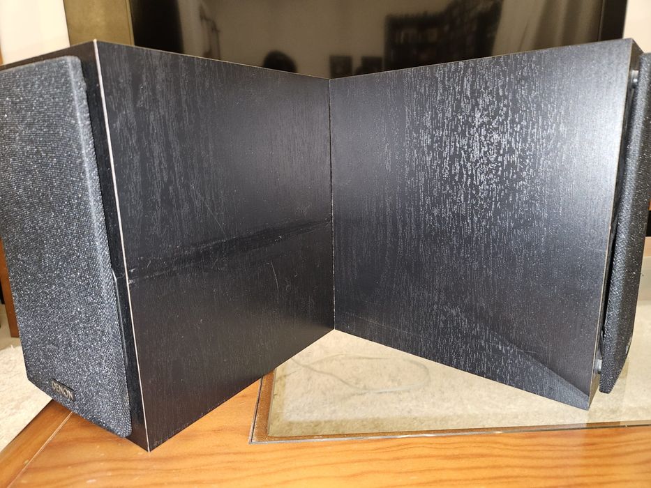 Gira discos+ amplificador + colunas