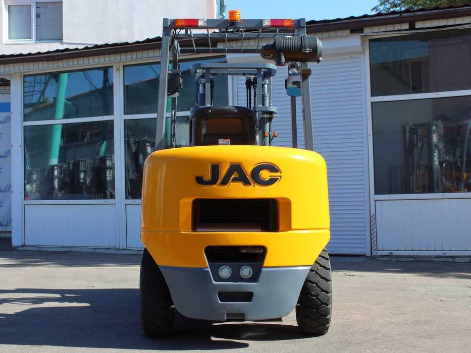 Дизельний вилковий навантажувач JAC