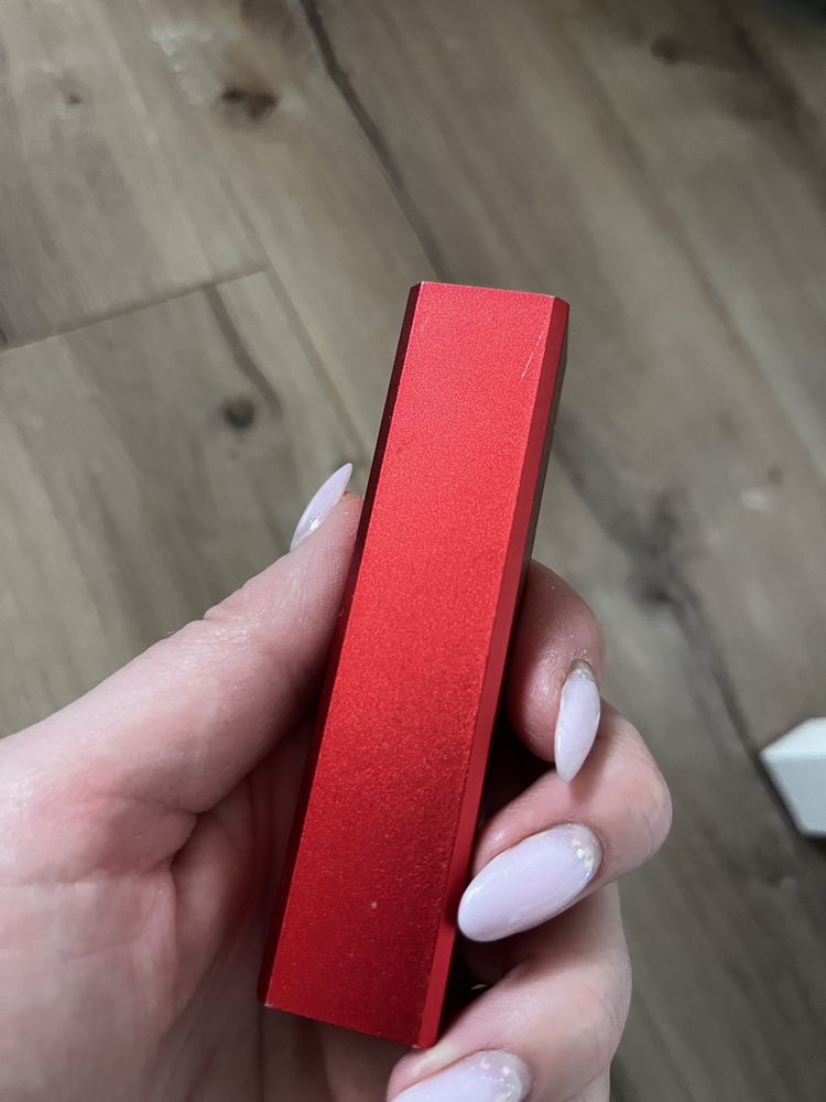 Nowy powerbank KFC czerwony