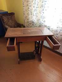 Stary stół do maszyny do szycia