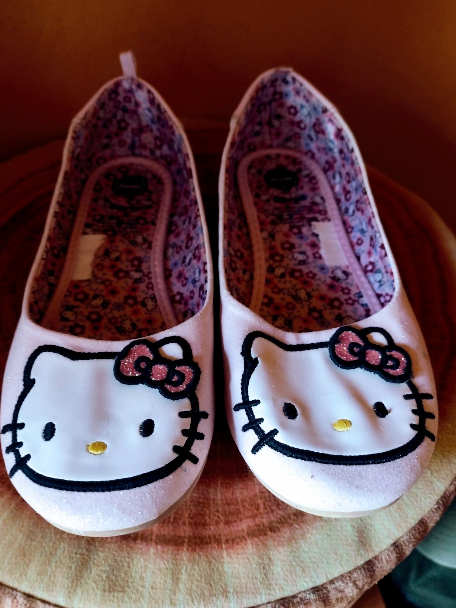 Buty baleriny hello Kitty r. 33