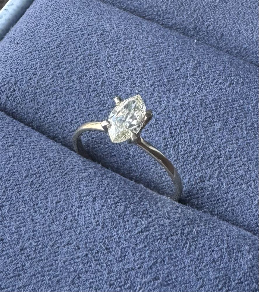 Anel de ouro com diamante natural