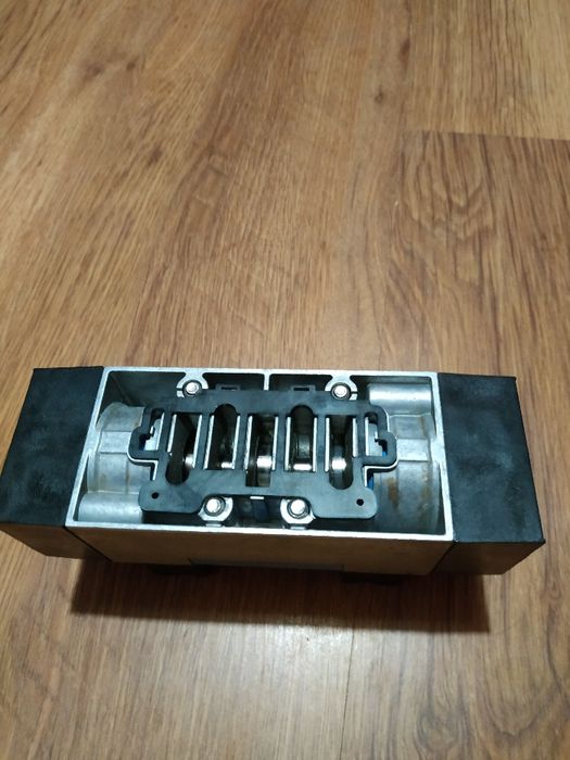 Распределитель FESTO MN1H-5/3G-D-2-C