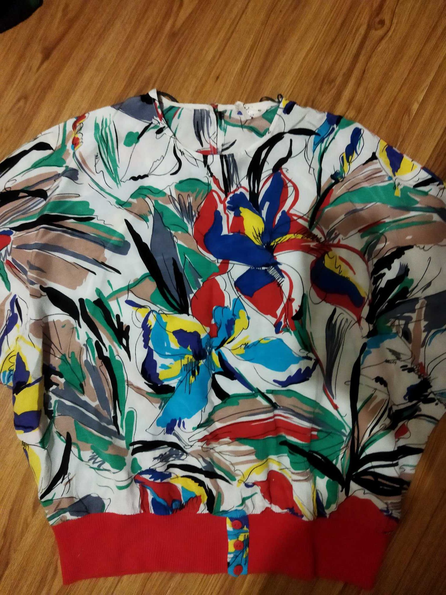 Блуза кольорова з трикотажним поясом