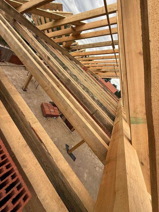 Więźba dachowa Drewno KVH C24 Prefabrykowana CNC Gotowa więźba dachowa