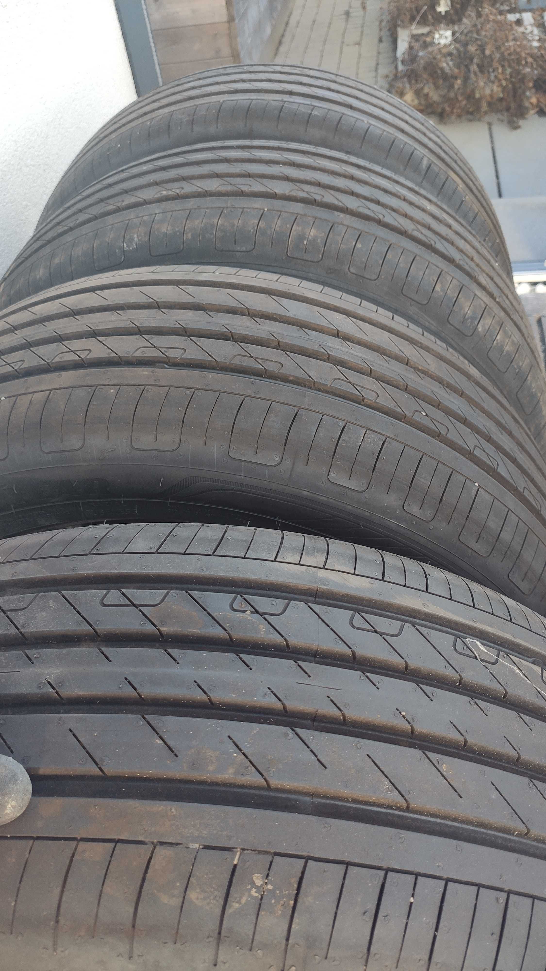 Sprzedam komplet opon Goodyear Efficientgrip Performance 2 215/50 R18