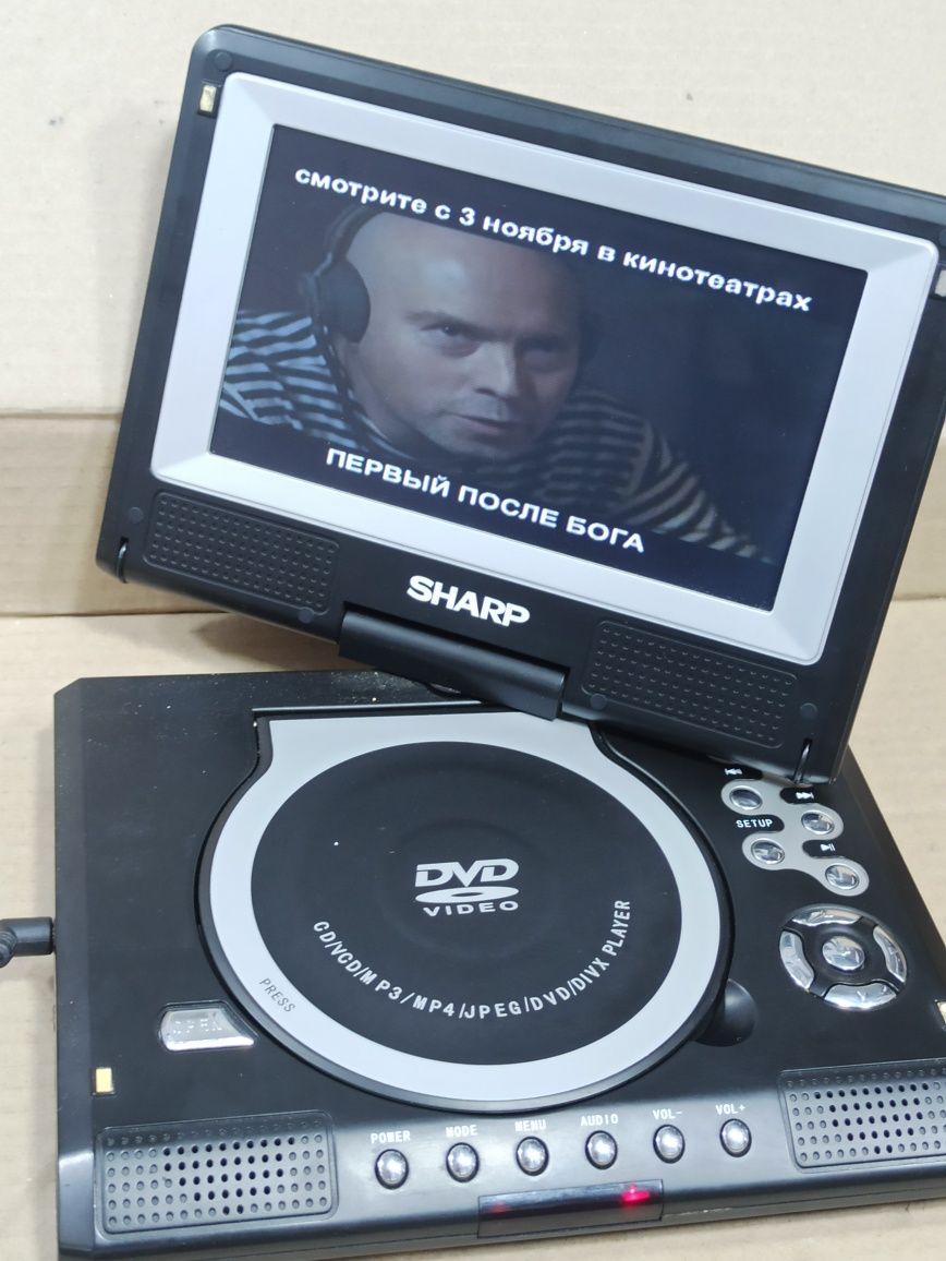 Портативный DVD player Sharp