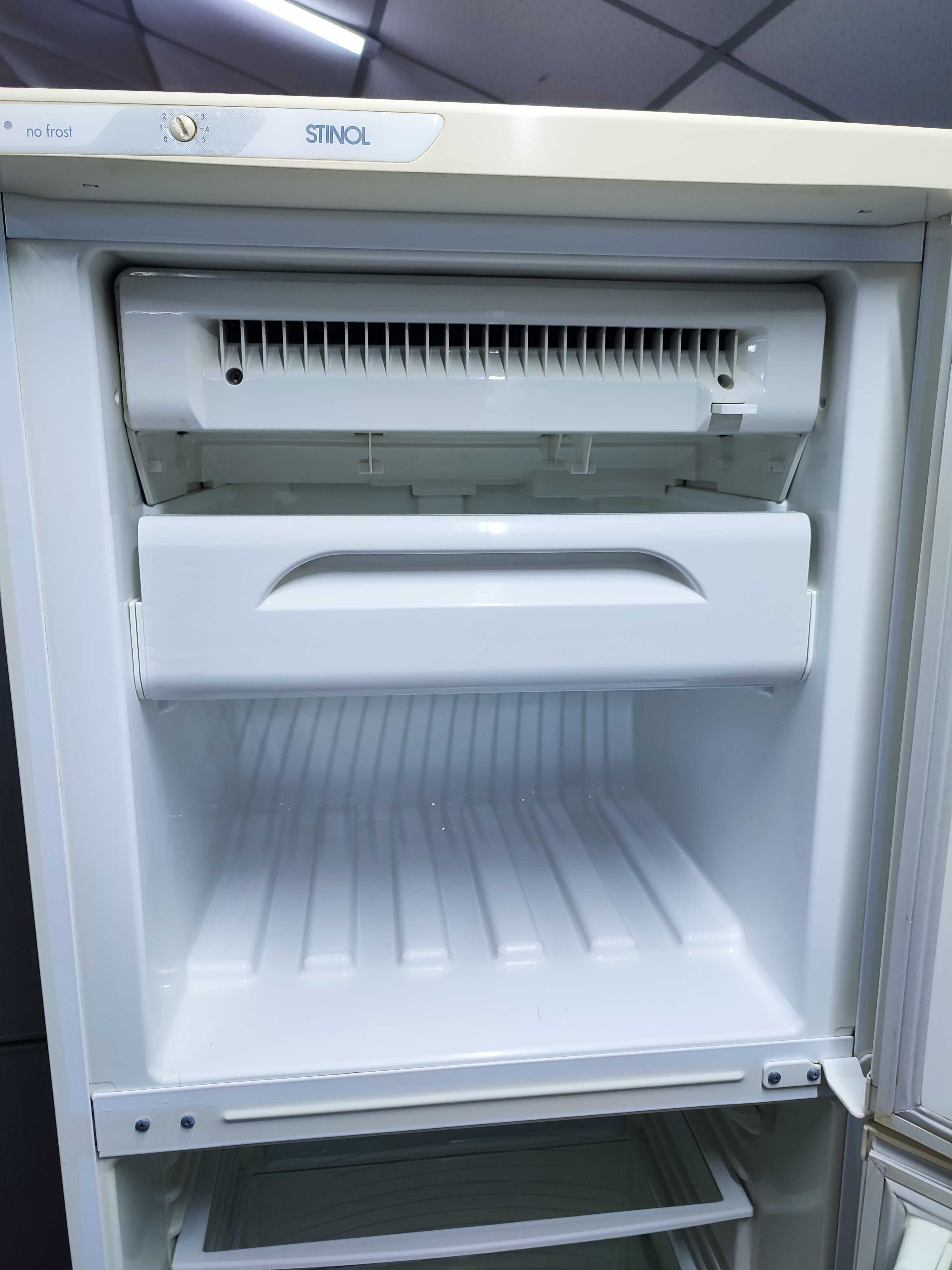 Двокамерний холодильник Stinol 110ER
