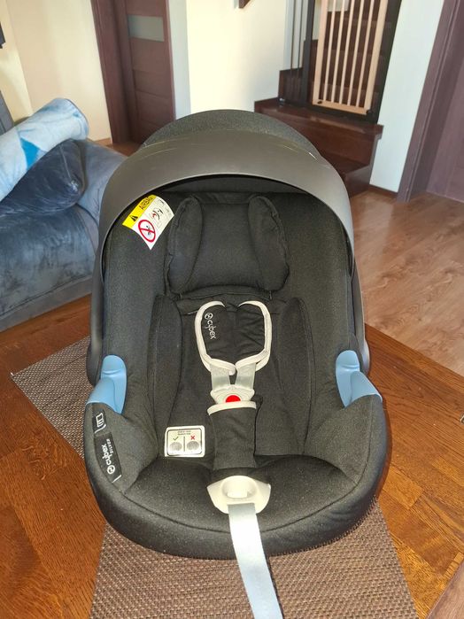 Fotelik Cybex  plus baza